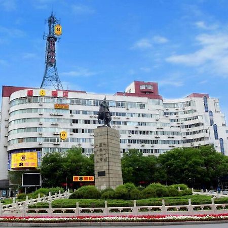 Super 8 Hotel Chengde Imperial Summer Resort Exterior photo