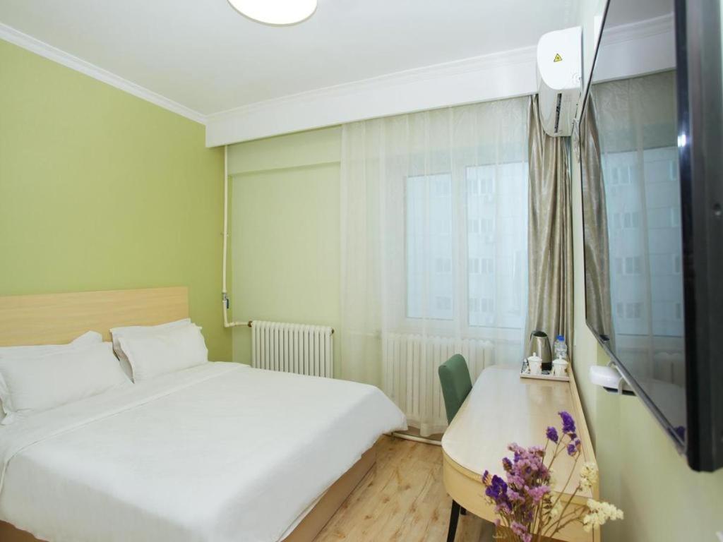 Super 8 Hotel Chengde Imperial Summer Resort Exterior photo