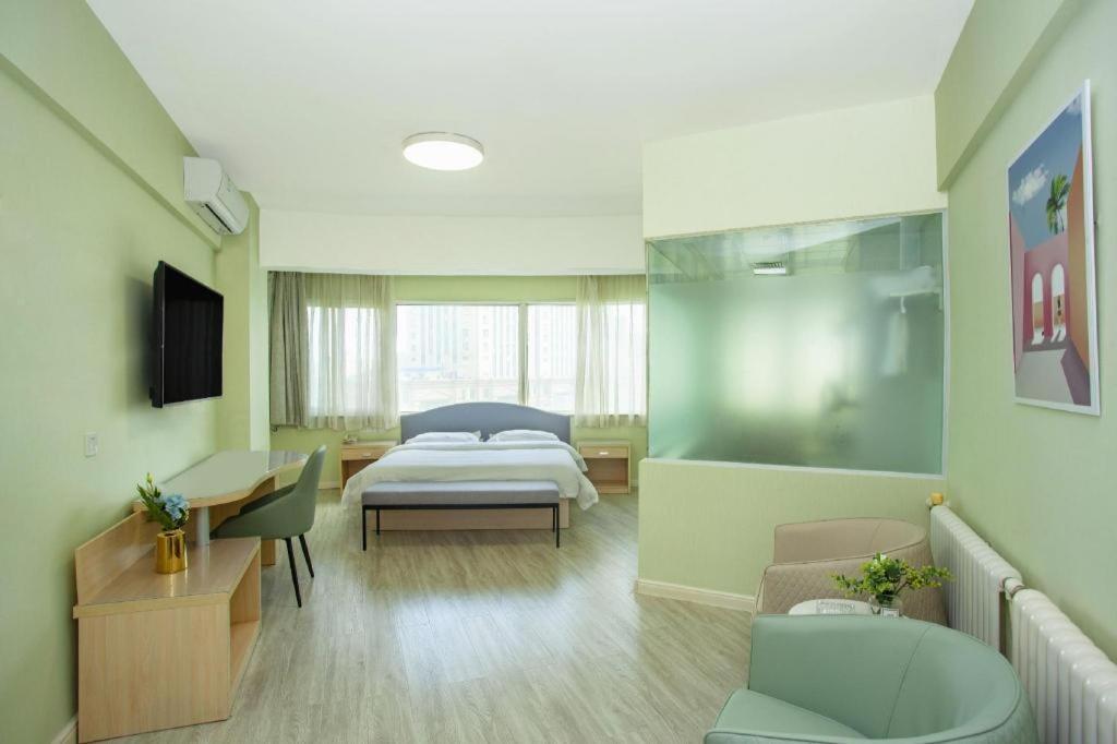 Super 8 Hotel Chengde Imperial Summer Resort Exterior photo
