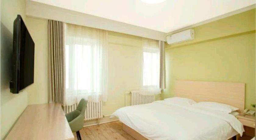 Super 8 Hotel Chengde Imperial Summer Resort Exterior photo