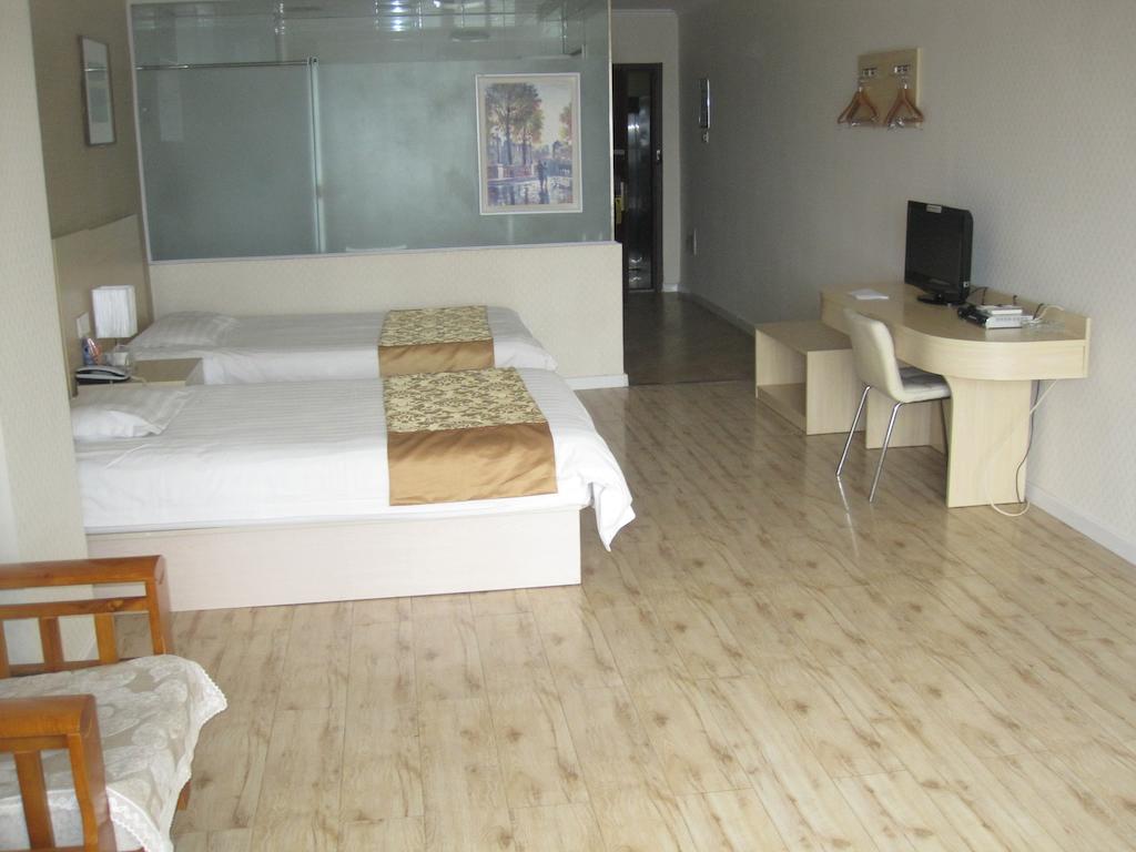 Super 8 Hotel Chengde Imperial Summer Resort Exterior photo