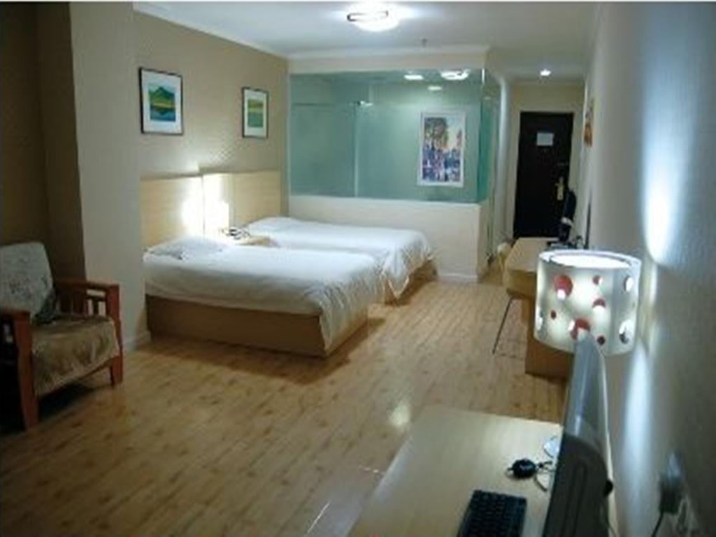 Super 8 Hotel Chengde Imperial Summer Resort Exterior photo